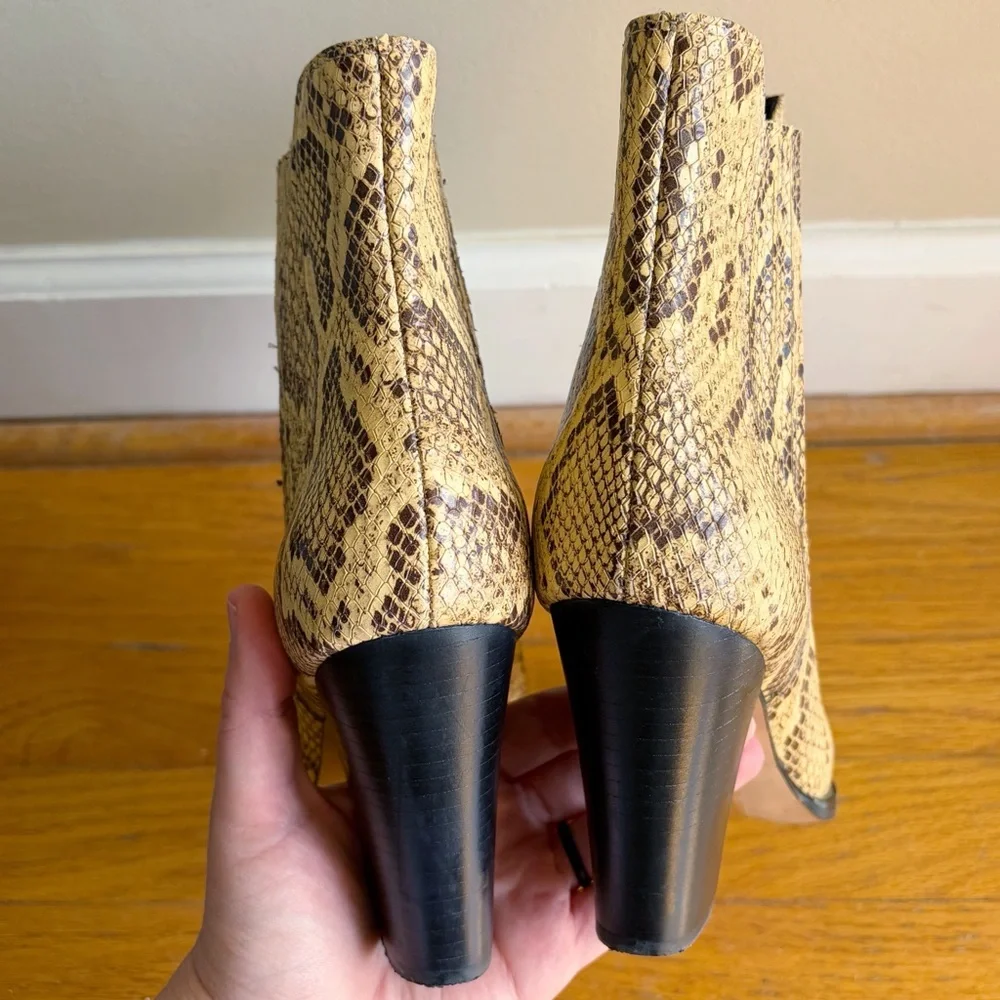 House of Harlow 1960 | Simone Chelsea Ankle Boots Booties Snakeskin Size 8.5
